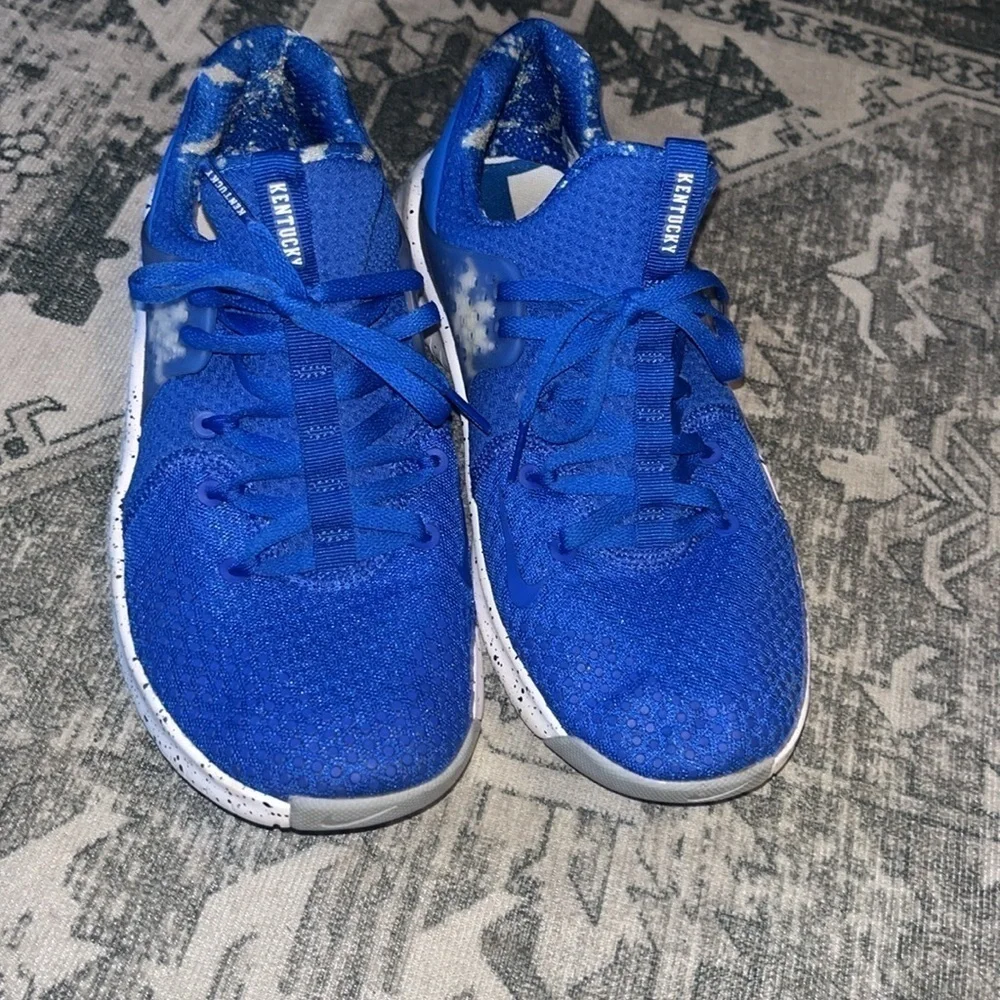 Nike men’s Nylite Bold Iii Perforated Platform Sneakers size 7.5